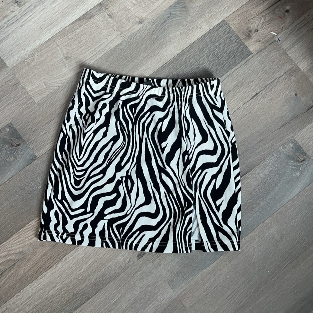 SHEIN Black and White Zebra Mini Skirt